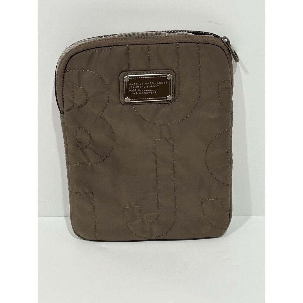 MARC BY MARC JACOBS iPad Case Brown 8” X 10.5” Quilted Nylon In Excellent